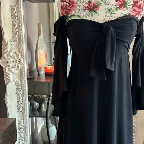 Black off the shoulder size small Dress from Venus. - Picture 1 of 3